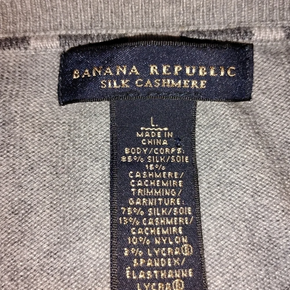 BANANA REPUBLIC SILK CASHMERE V NECK SWEATER